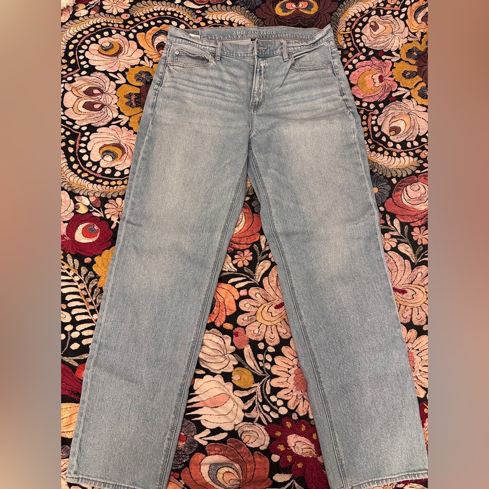 American Eagle Outfitters Light Wash Straight Leg Jeans -Long